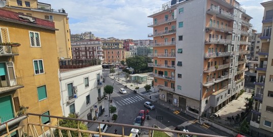 Arenella Via Piscicelli 5 vani ed accessori con balconate